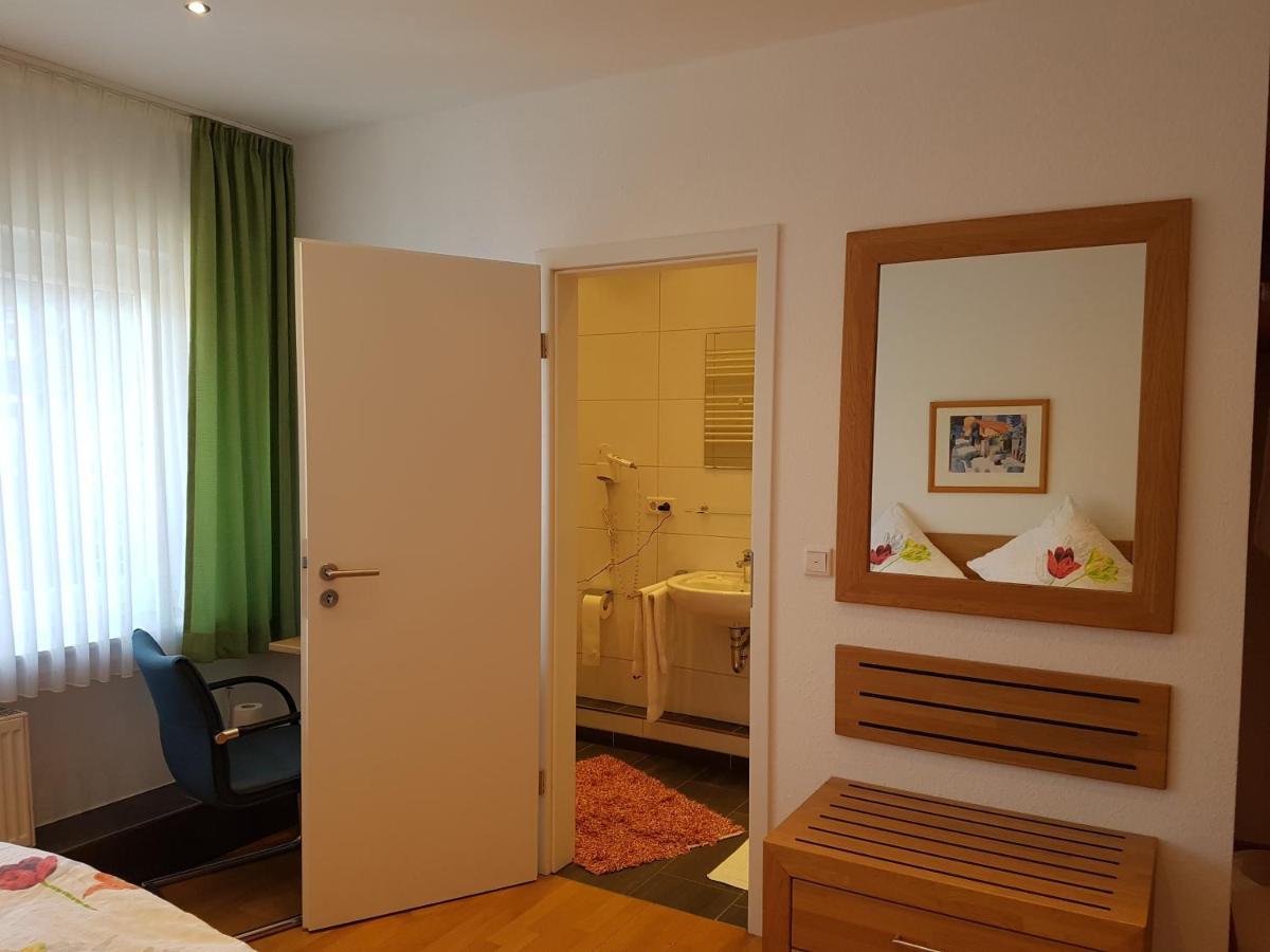 Hotel Pension Haus Pooth 韦塞尔 外观 照片
